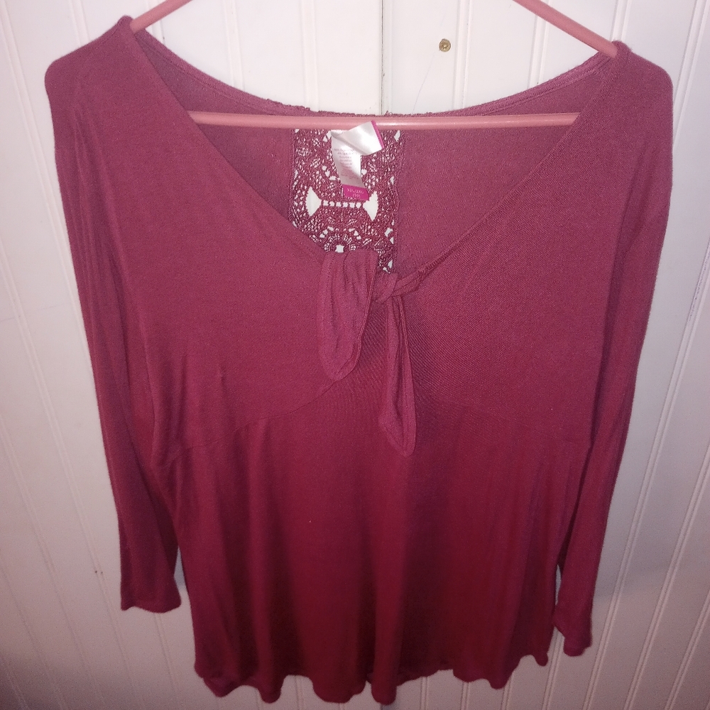 No boundaries 2X burgany loose fit blouse